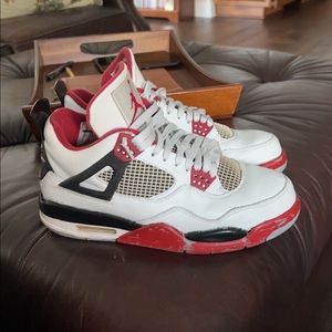 Jordan 4 Fire Red Size 10.5 Used